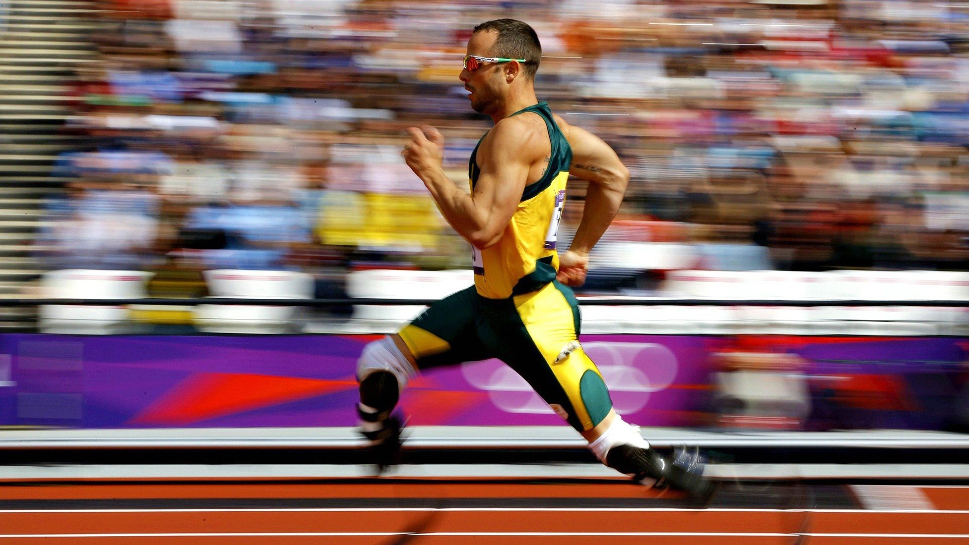 足球场馆智能灯光系统在多个城市推广应用,环保节能效果显著,足球场地灯光照明设计方案